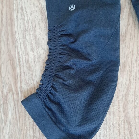 Lululemon Womens Black Crop Leggings  Black sz 6 - Picture 6 of 10